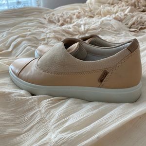 NWOT ECCO Sneakers